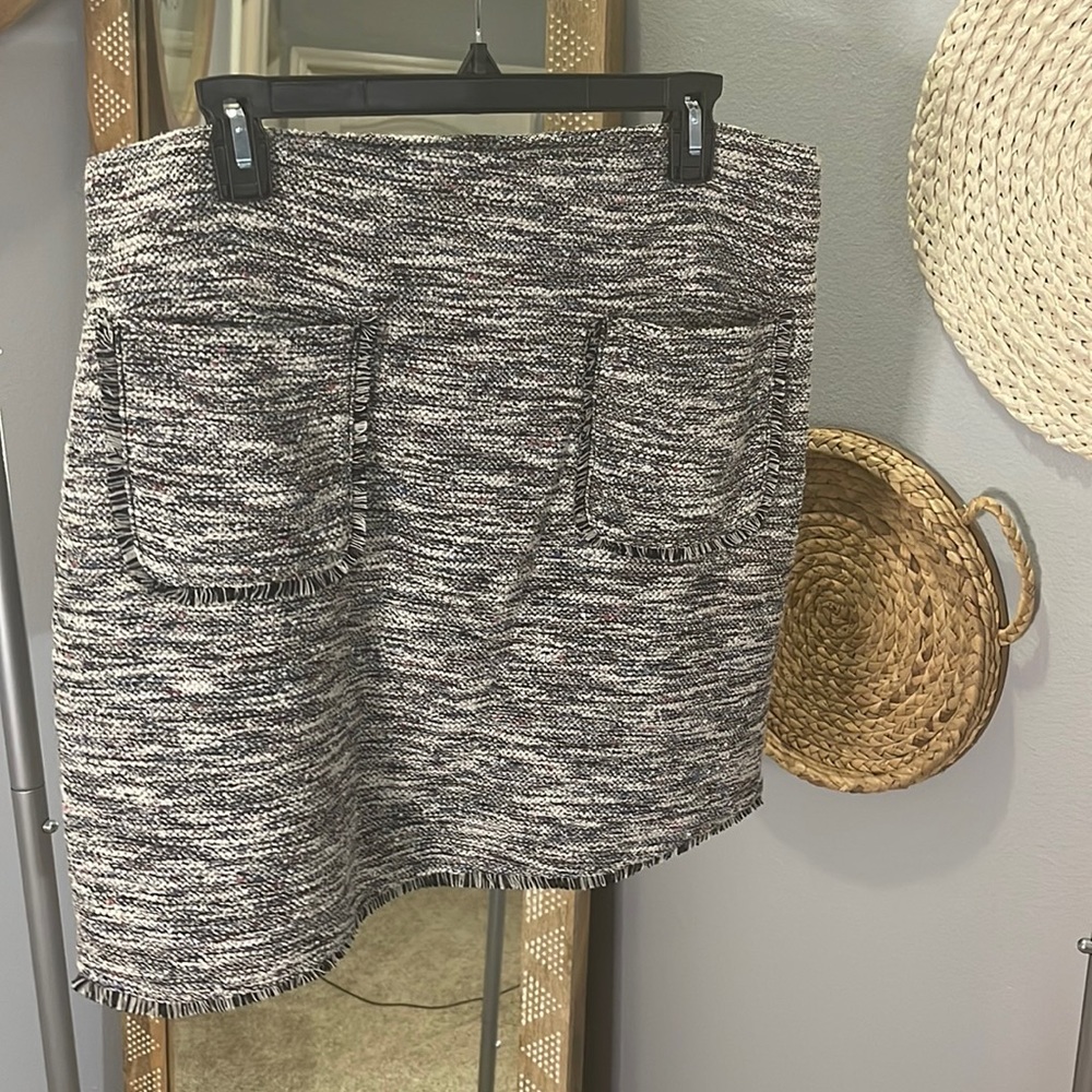 Above knee length Loft skirt.